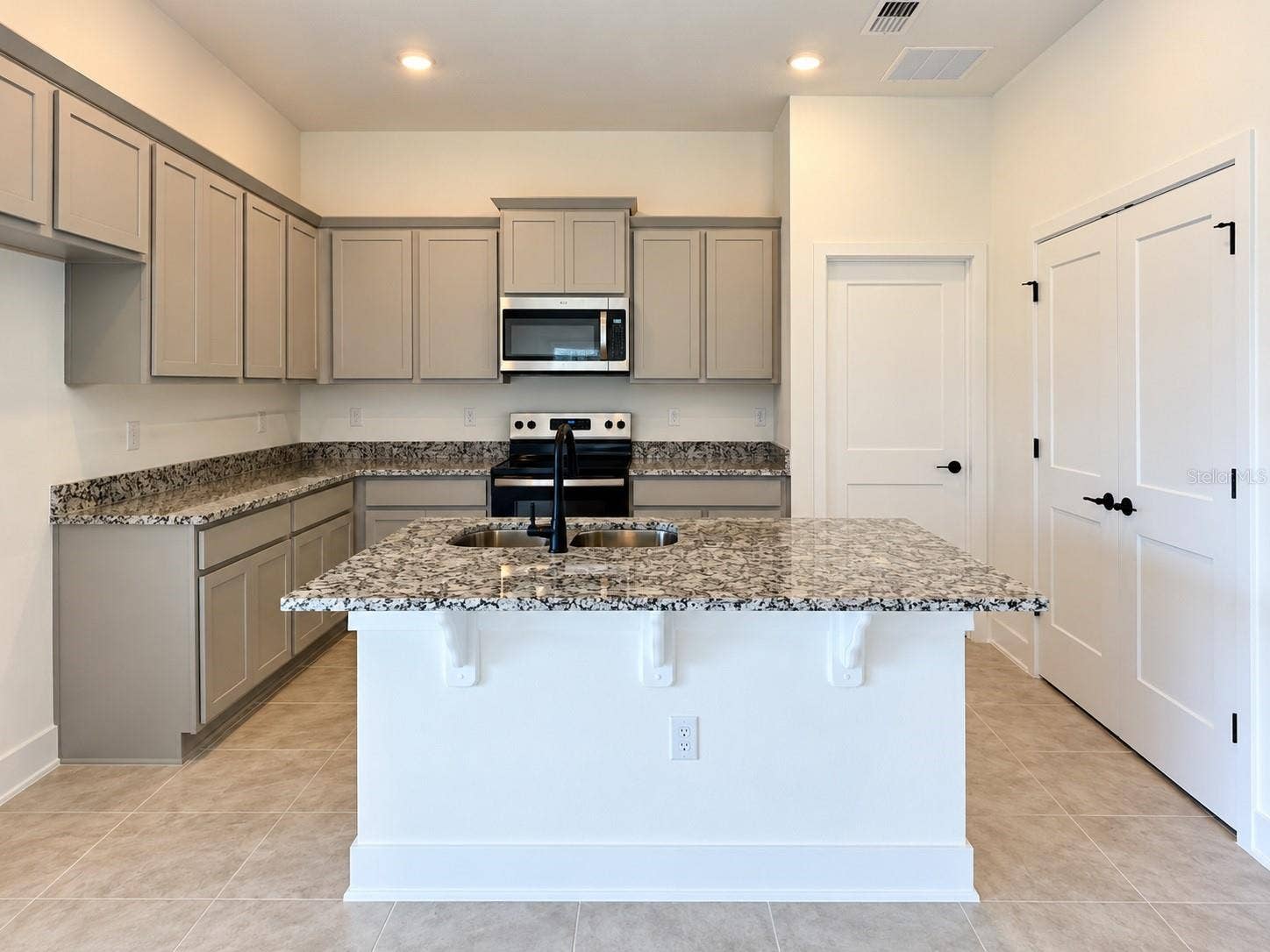 1663 ANN ROSE WAY, Leesburg, FL 34748 Kitchen
