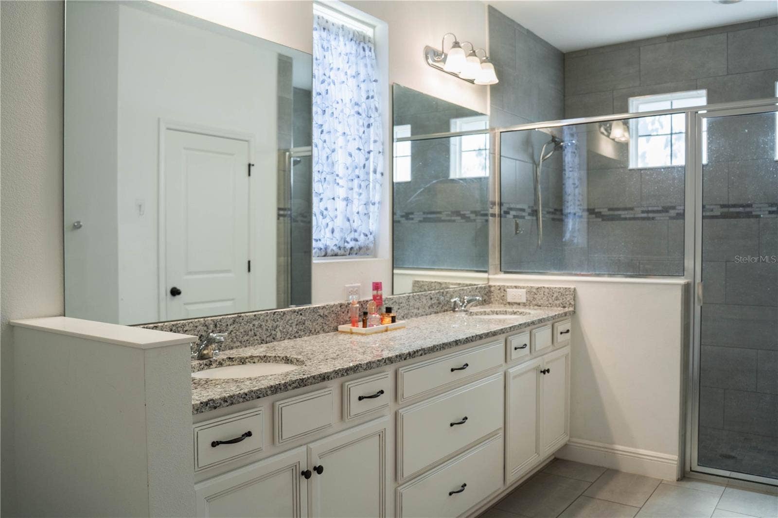 460 AVILA PLACE, Howey In The Hills, FL 34737