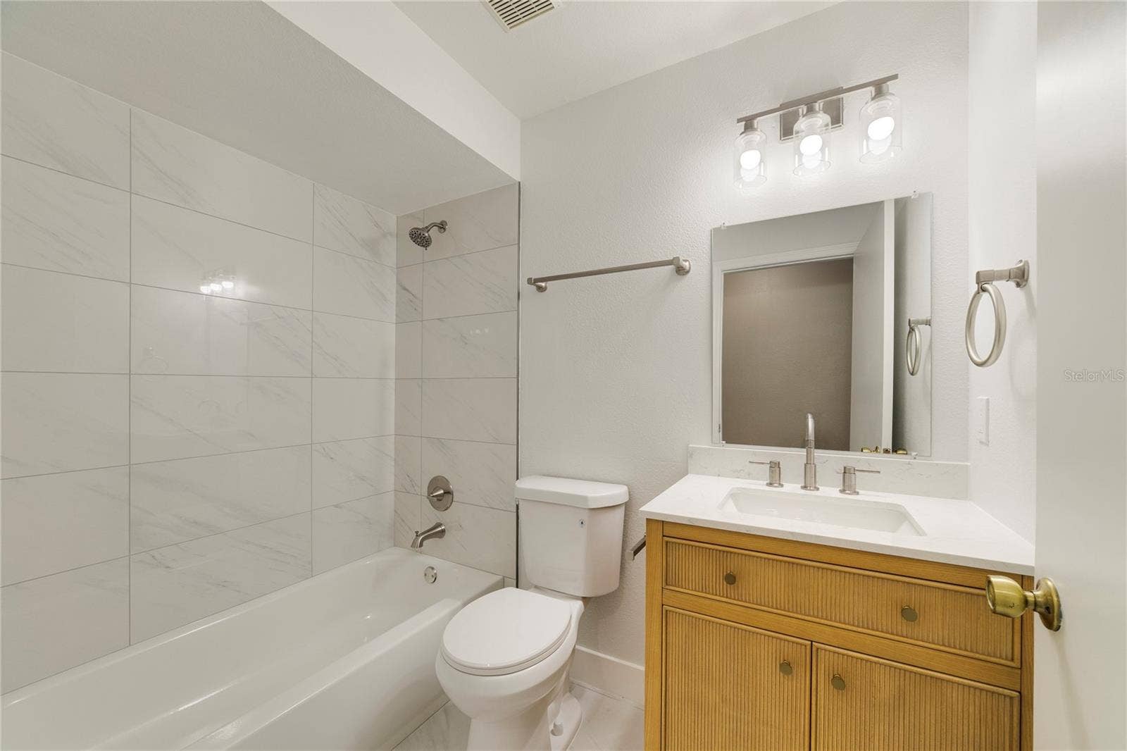 11904 DESMAR COURT, Orlando, FL 32821 11904 DESMAR COURT, Orlando, FL 32821