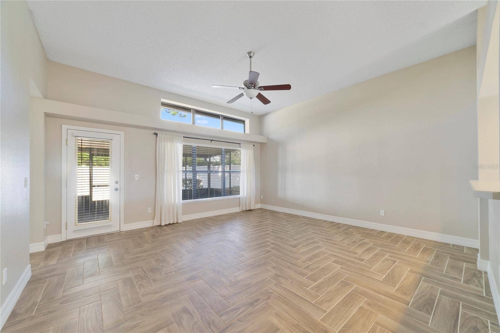11904 DESMAR COURT, Orlando, FL 32821 11904 DESMAR COURT, Orlando, FL 32821