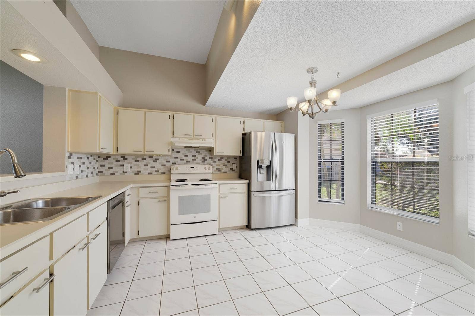 11904 DESMAR COURT, Orlando, FL 32821 11904 DESMAR COURT, Orlando, FL 32821