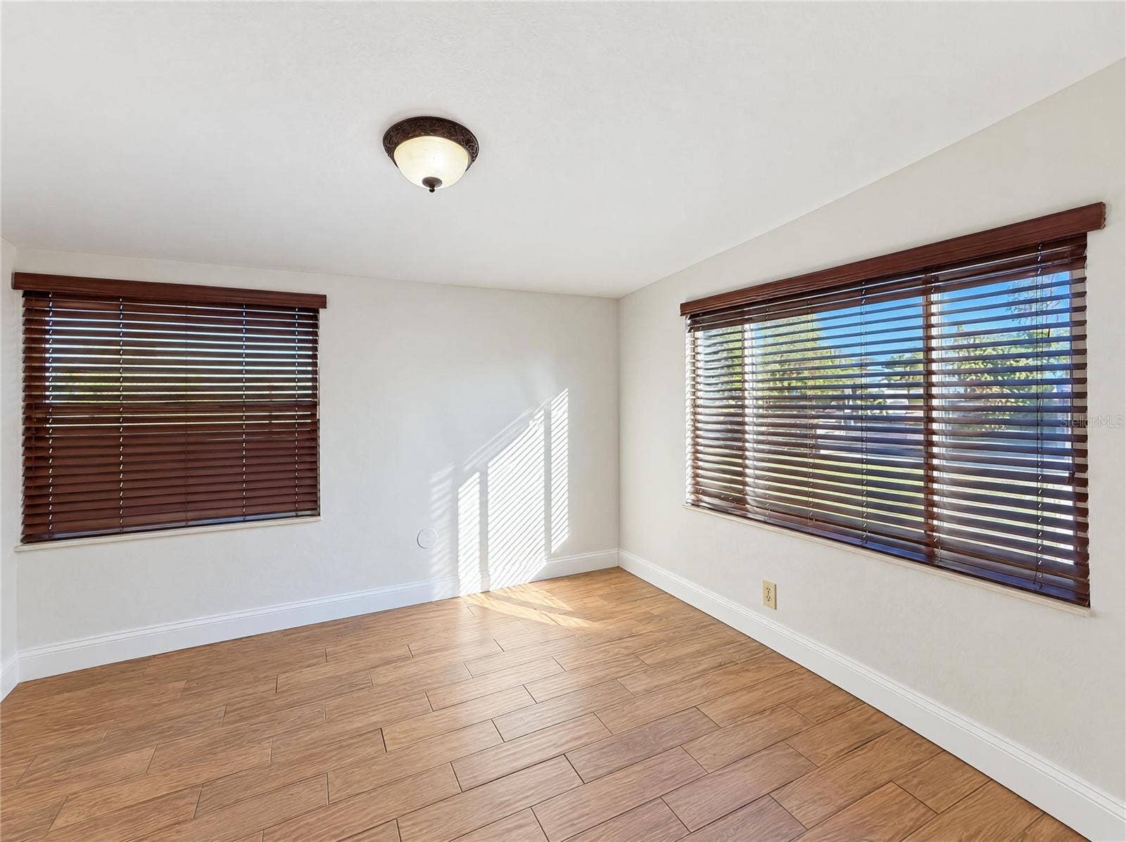 3205 W ROGERS AVENUE, Tampa, FL 33611 3205 W ROGERS AVENUE, Tampa, FL 33611