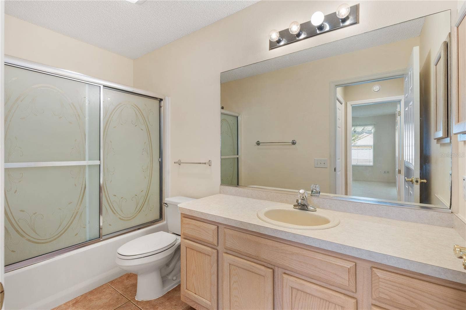 2055 PALO ALTO AVENUE, The Villages, FL 32159 Guest Bath