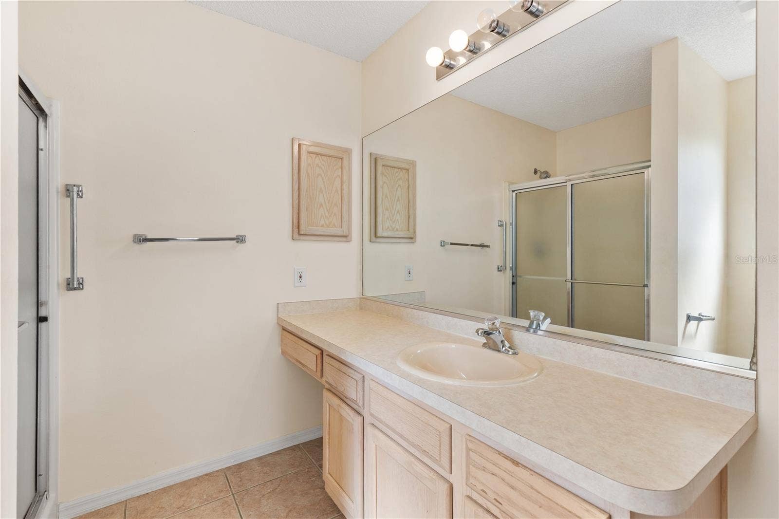 2055 PALO ALTO AVENUE, The Villages, FL 32159 Master Bath