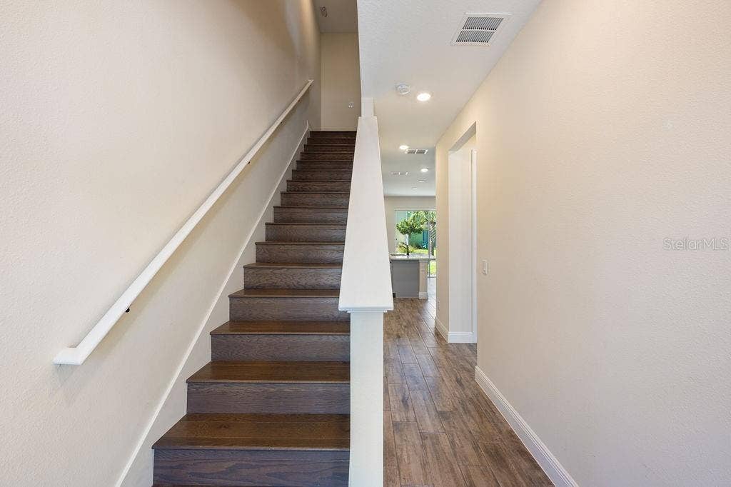 2910 CASTAWAY LANE, Kissimmee, FL 34747 Staircase