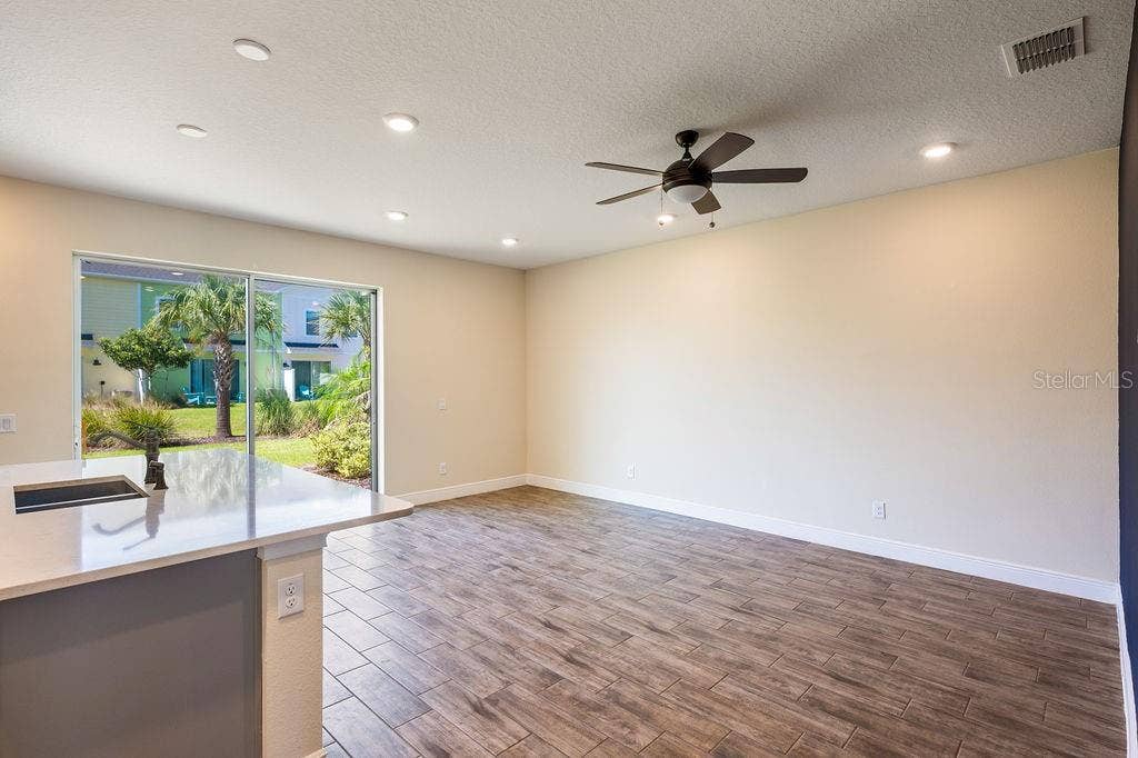 2910 CASTAWAY LANE, Kissimmee, FL 34747 Living Room