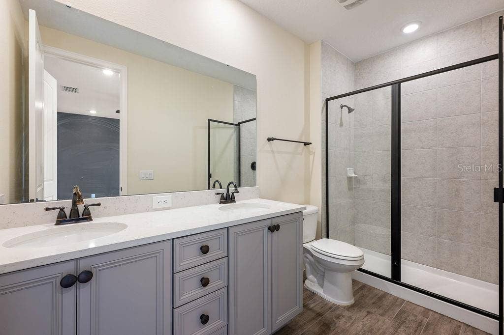 2910 CASTAWAY LANE, Kissimmee, FL 34747 Bathroom 3 upstairs