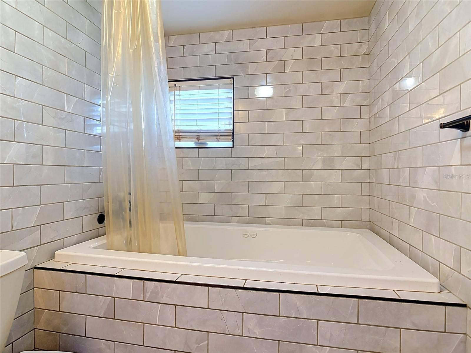 28418 BOUGAINVILLEA AVENUE, Paisley, FL 32767 28418 BOUGAINVILLEA AVENUE, Paisley, FL 32767