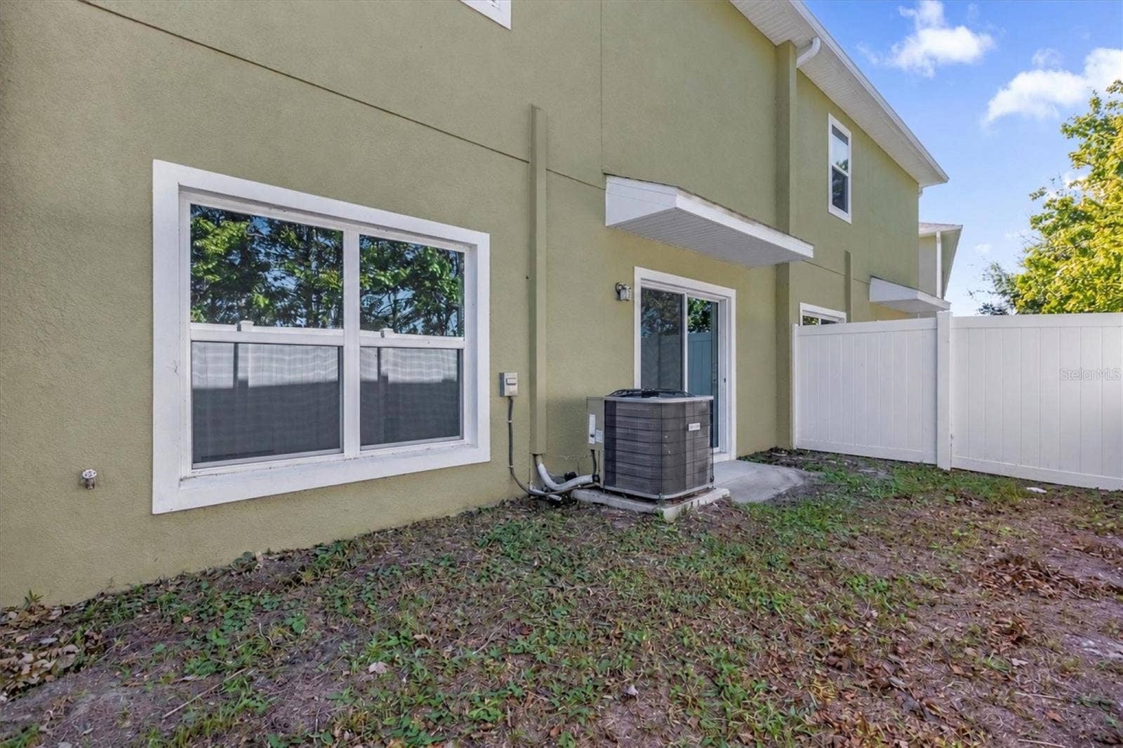 452 LAKE SHORE PARKWAY, Davenport, FL 33896