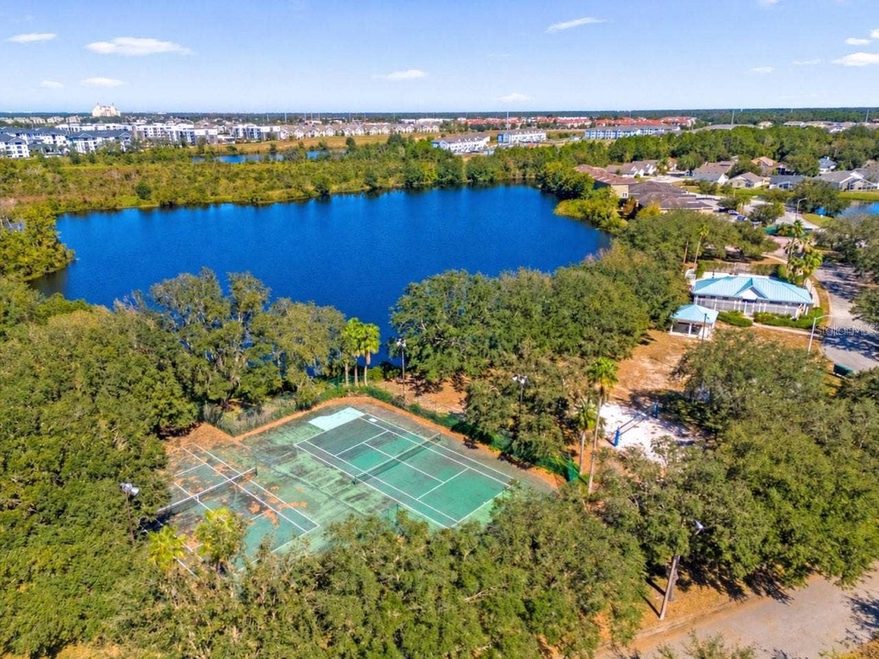 452 LAKE SHORE PARKWAY, Davenport, FL 33896