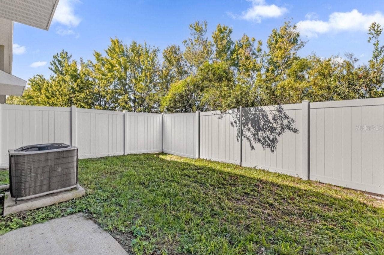 452 LAKE SHORE PARKWAY, Davenport, FL 33896