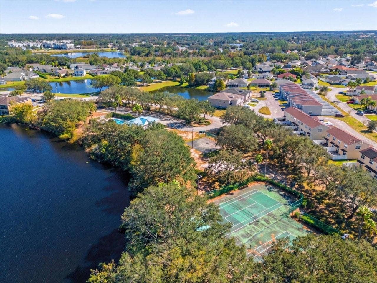 452 LAKE SHORE PARKWAY, Davenport, FL 33896
