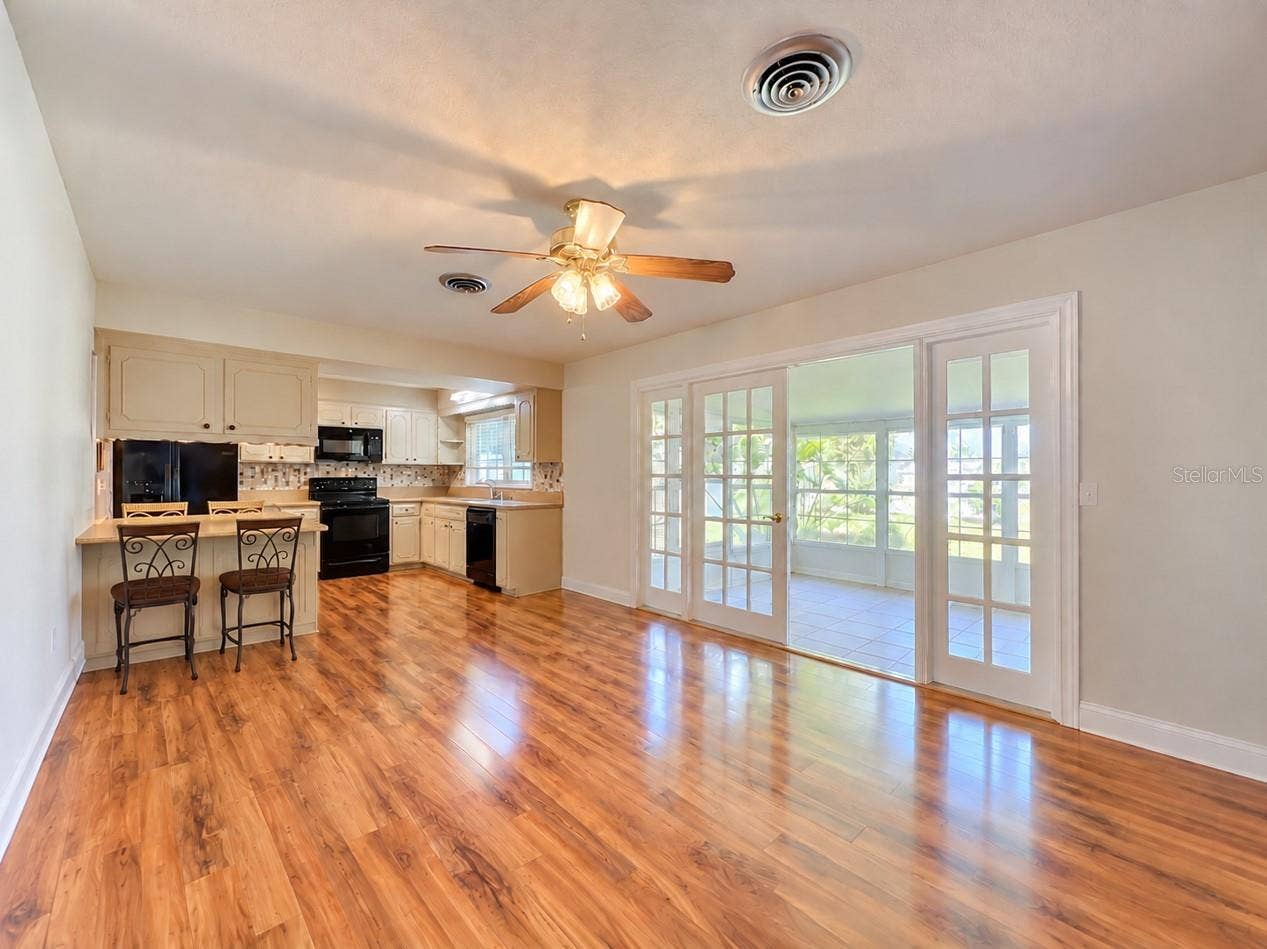 3521 EDLAND DRIVE, Orlando, FL 32806 Virtual furniture removal