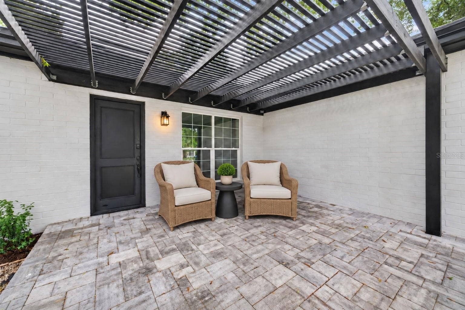 1741 LYNDALE BOULEVARD, Maitland, FL 32751 Front porch -Virtually Sataged