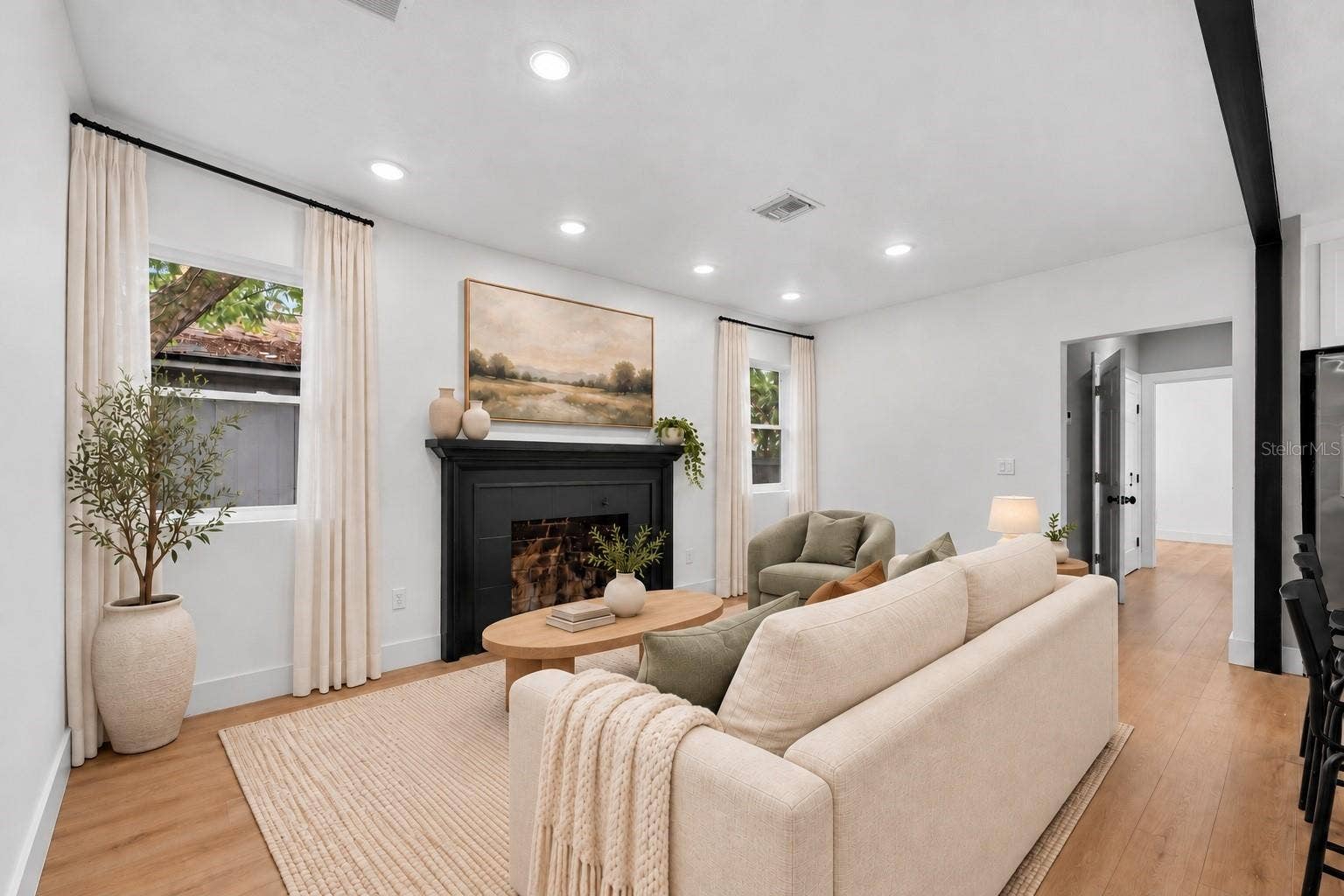 1741 LYNDALE BOULEVARD, Maitland, FL 32751 Living Room - Virtually Sataged