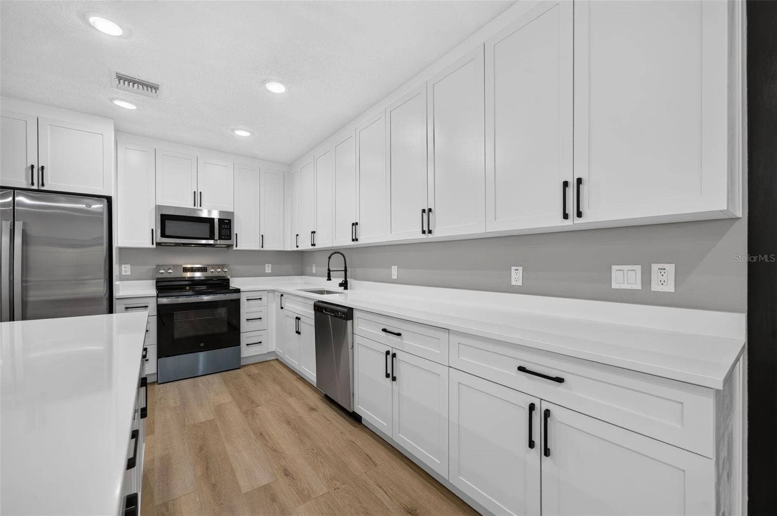 1741 LYNDALE BOULEVARD, Maitland, FL 32751 Kitchen