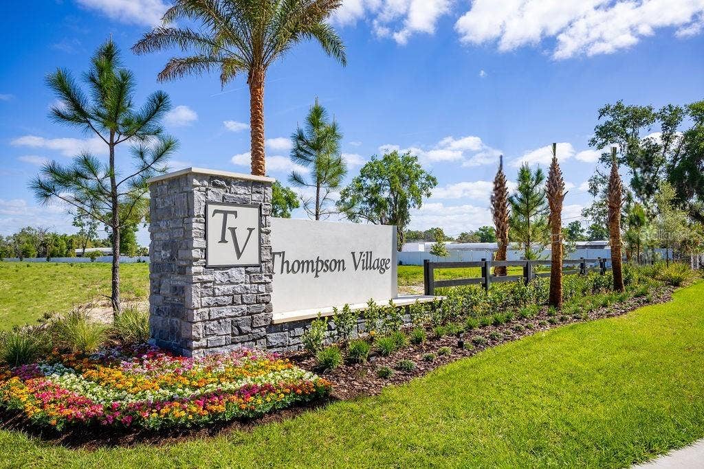 327 THOMPSON VILLAGE AVENUE, Apopka, FL 32703 Community Entrance