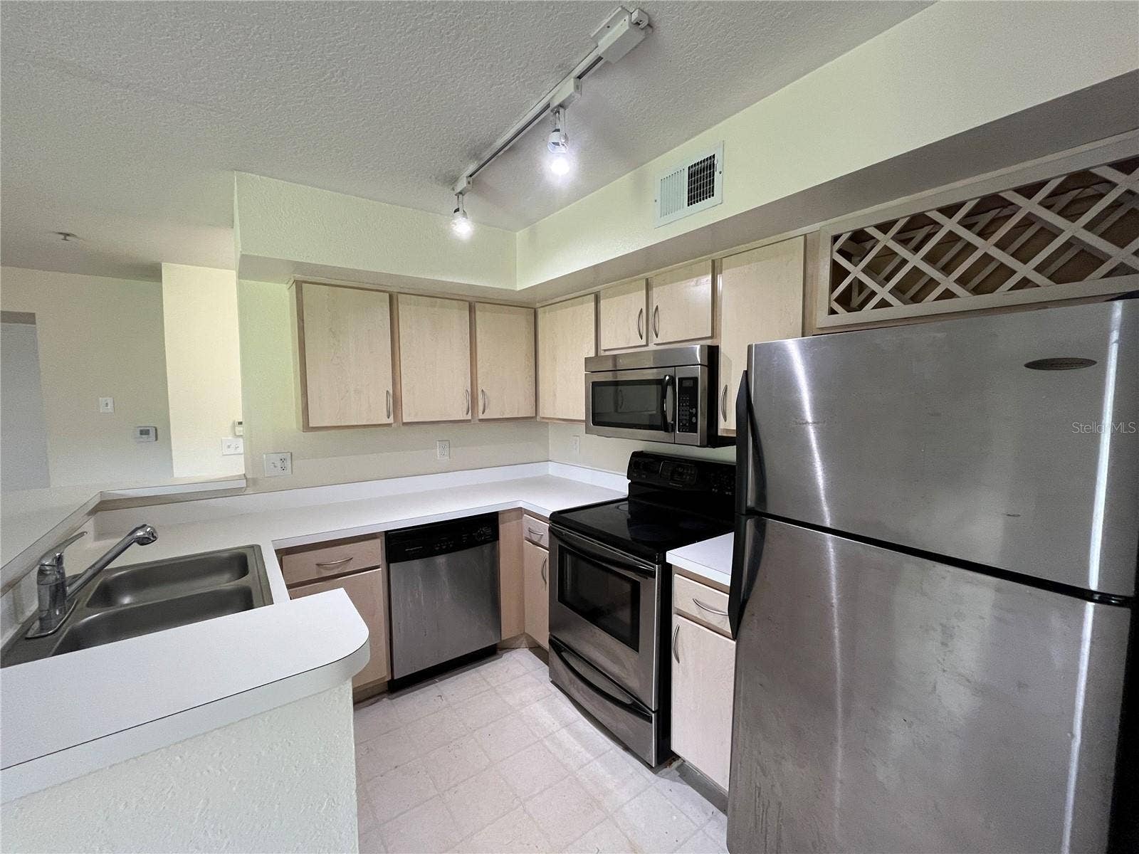 7360 WESTPOINTE BOULEVARD, #116, Orlando, FL 32835 7360 WESTPOINTE BOULEVARD, #116, Orlando, FL 32835