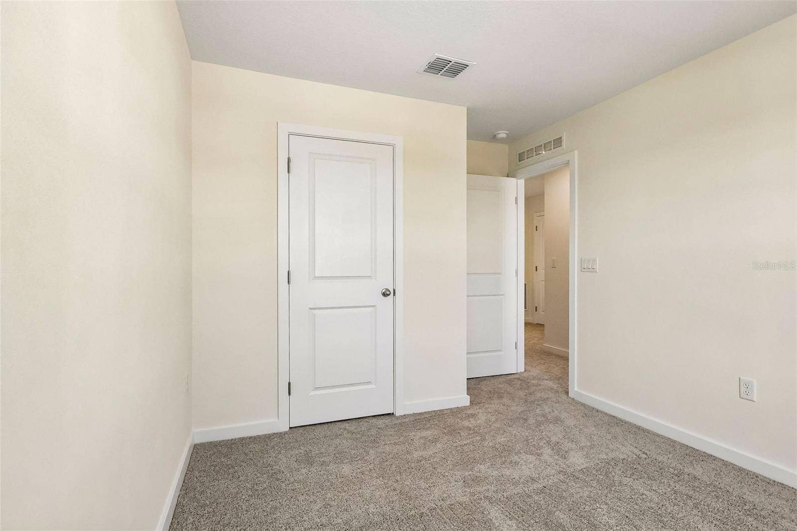 2732 MEADOW CREST DRIVE, St Cloud, FL 34773 2732 MEADOW CREST DRIVE, St Cloud, FL 34773