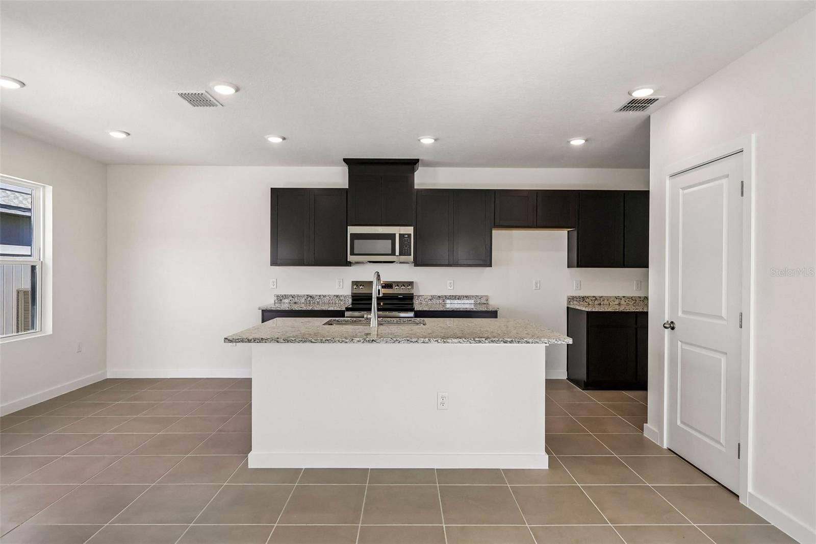 2732 MEADOW CREST DRIVE, St Cloud, FL 34773 2732 MEADOW CREST DRIVE, St Cloud, FL 34773