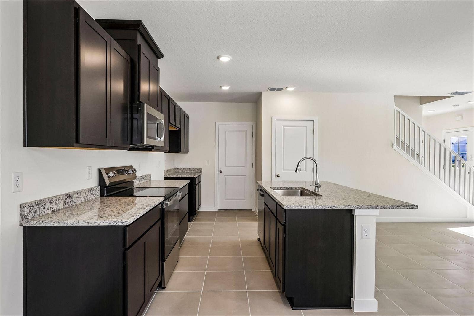 2732 MEADOW CREST DRIVE, St Cloud, FL 34773 2732 MEADOW CREST DRIVE, St Cloud, FL 34773