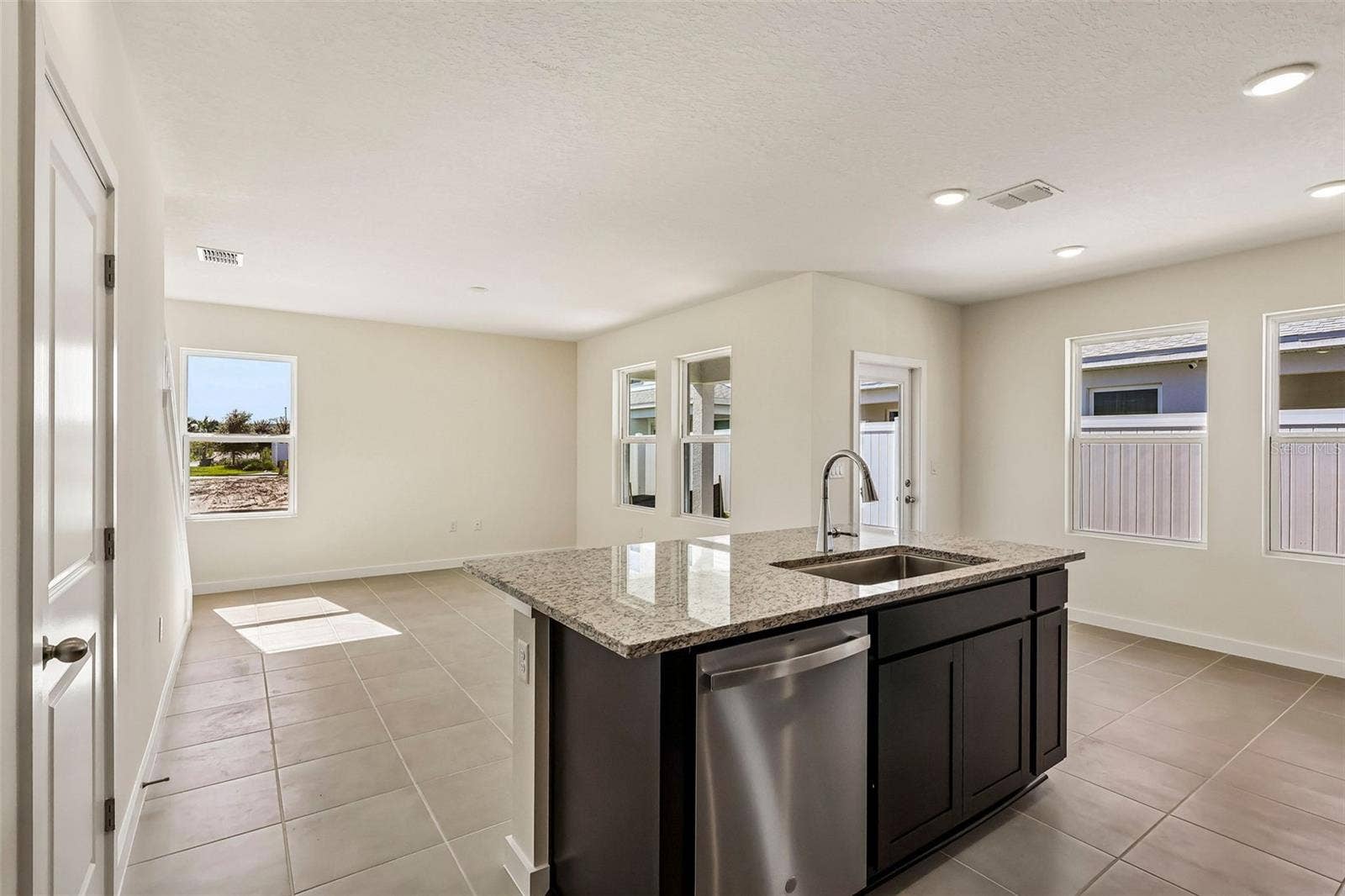 2732 MEADOW CREST DRIVE, St Cloud, FL 34773 2732 MEADOW CREST DRIVE, St Cloud, FL 34773