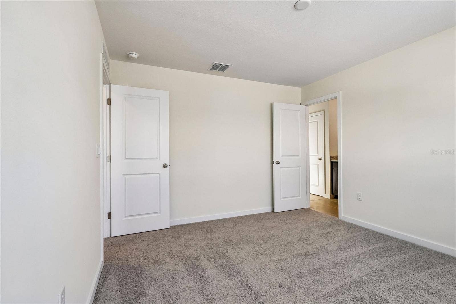 2732 MEADOW CREST DRIVE, St Cloud, FL 34773 2732 MEADOW CREST DRIVE, St Cloud, FL 34773
