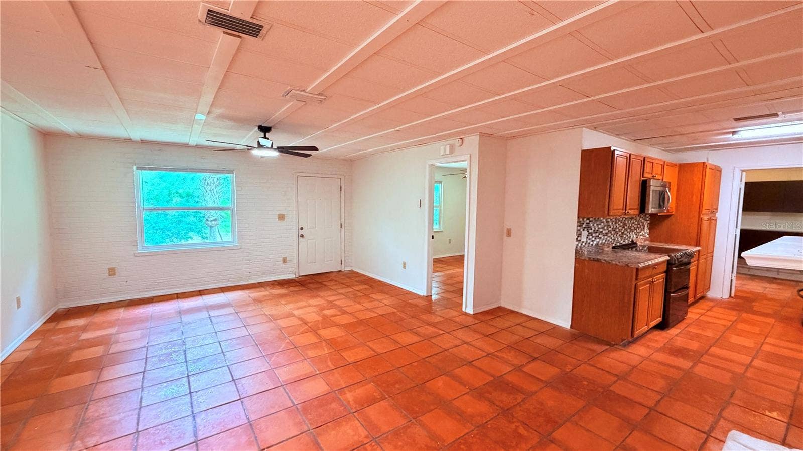 31061 LOCHMORE CIRCLE, Mount Plymouth, FL 32776 31061 LOCHMORE CIRCLE, Mount Plymouth, FL 32776