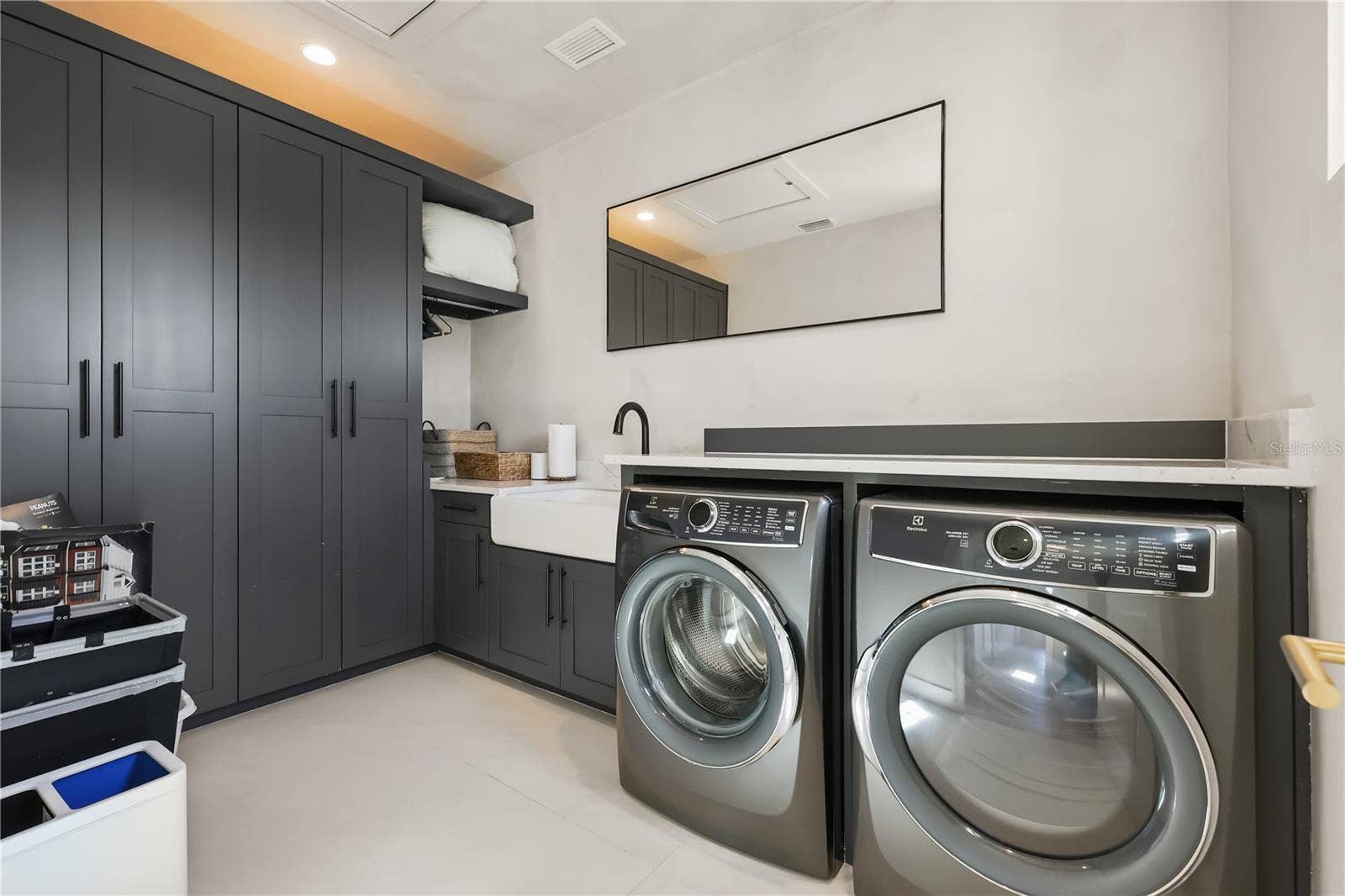 15633 PANTHER LAKE DRIVE, Winter Garden, FL 34787 Laundry