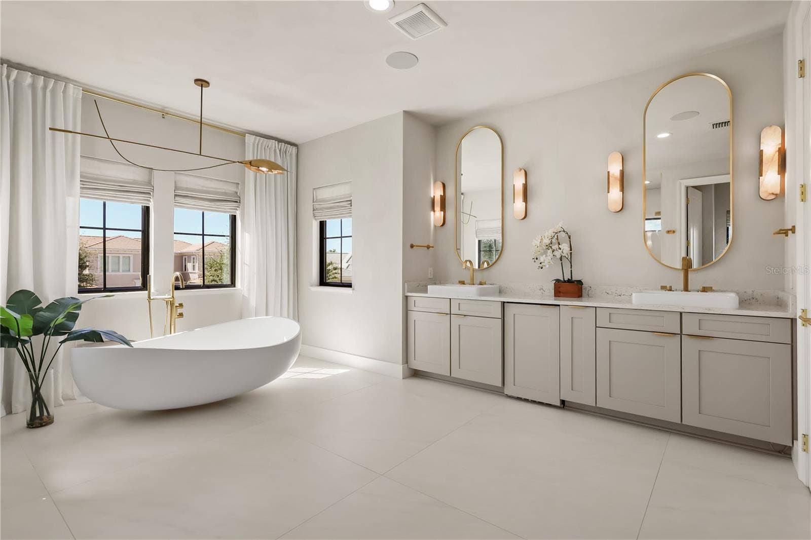 15633 PANTHER LAKE DRIVE, Winter Garden, FL 34787 Primary Spa Bath