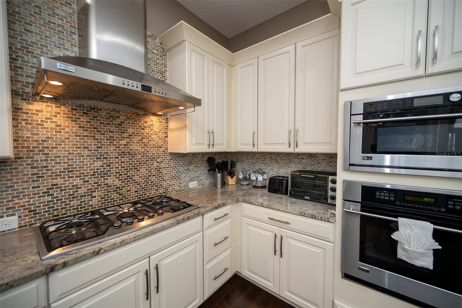 7230 SANGALLA DRIVE, Windermere, FL 34786 7230 SANGALLA DRIVE, Windermere, FL 34786
