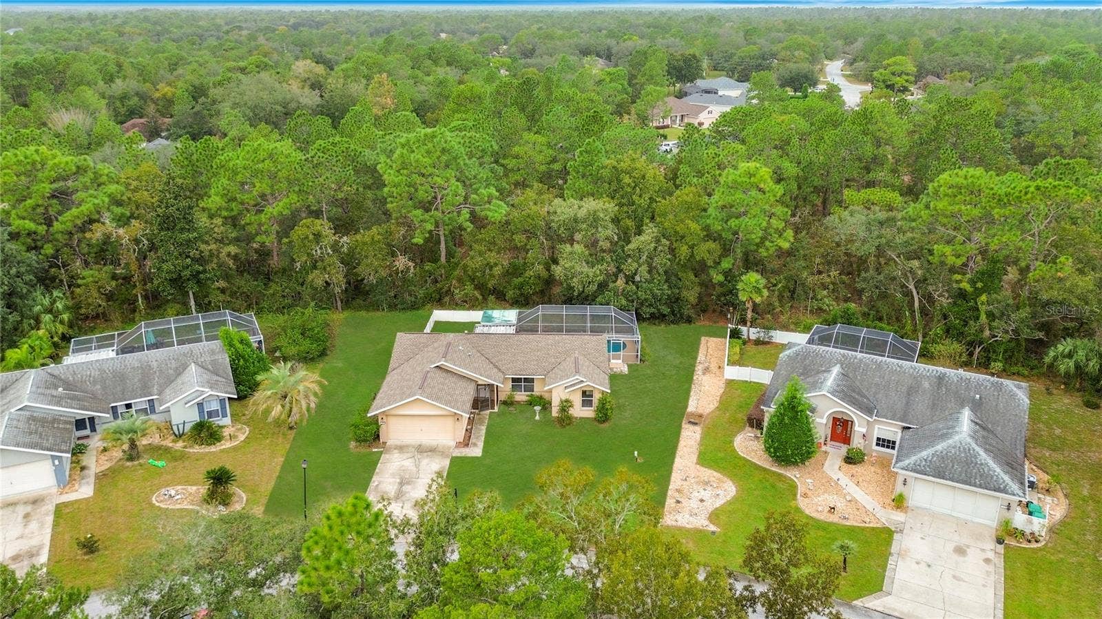 11 CARNATION COURT E, Homosassa, FL 34446 Space to unwind in an established neighborhood.