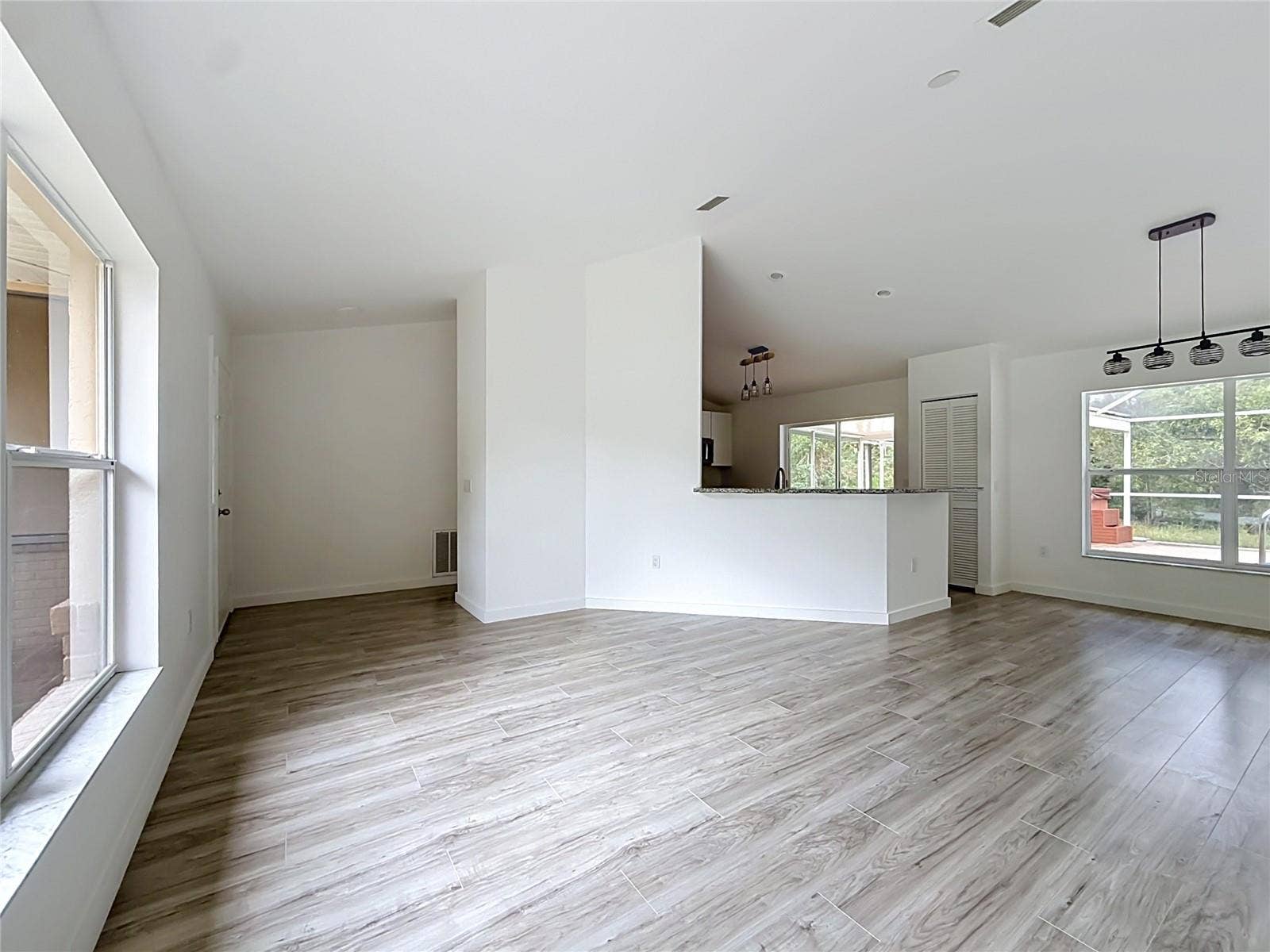 11 CARNATION COURT E, Homosassa, FL 34446 Open living spaces ready for your personal style.