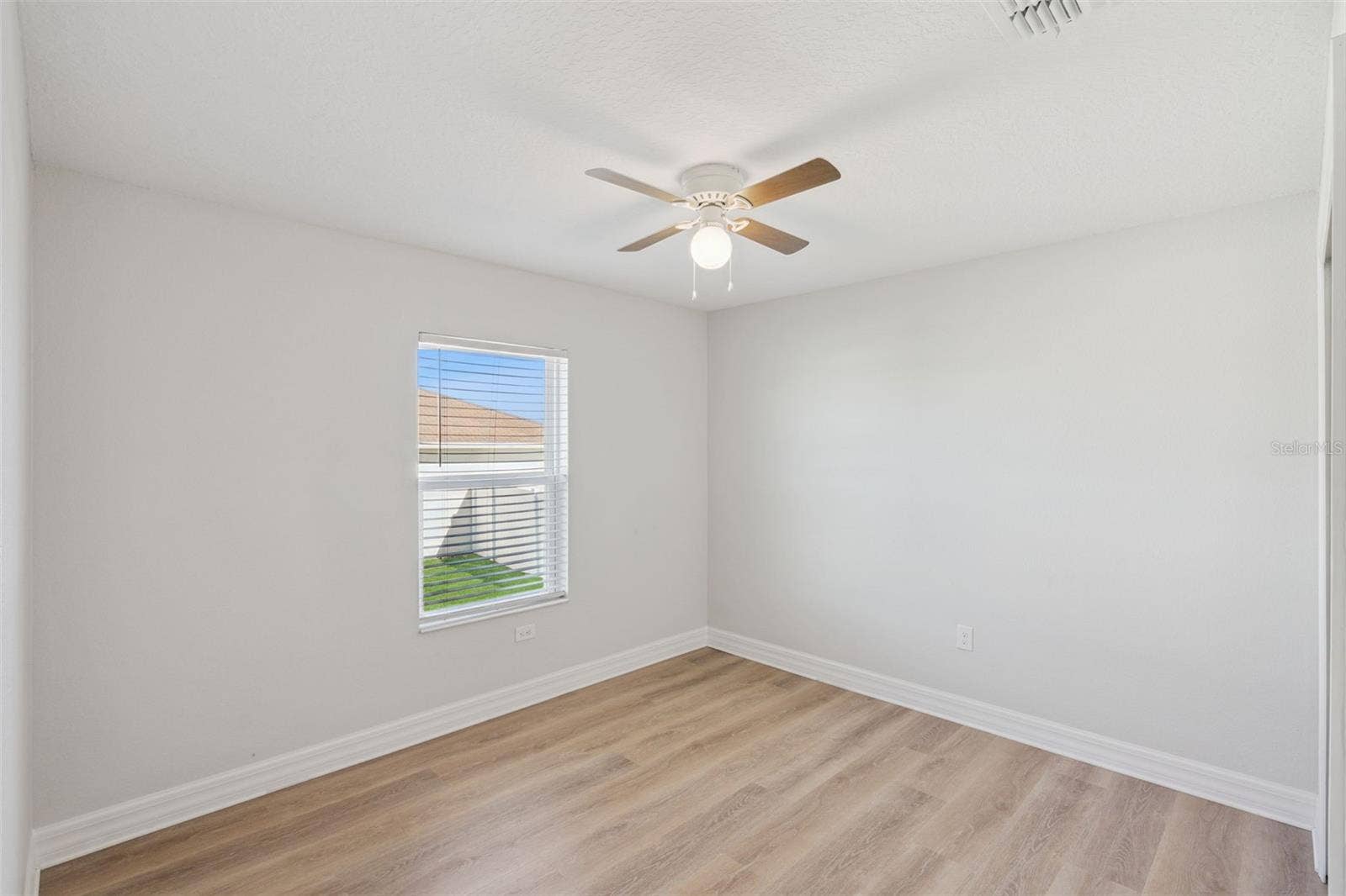 2256 GLADIOLUS LANE, Mascotte, FL 34753 2256 GLADIOLUS LANE, Mascotte, FL 34753