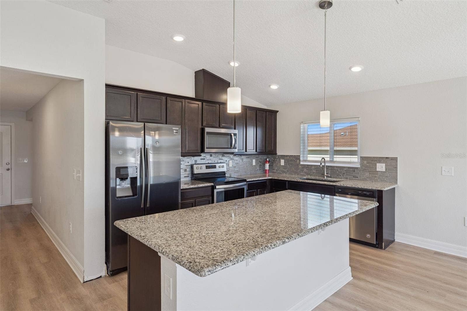 2256 GLADIOLUS LANE, Mascotte, FL 34753 2256 GLADIOLUS LANE, Mascotte, FL 34753
