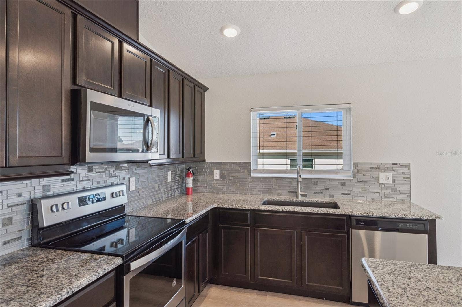 2256 GLADIOLUS LANE, Mascotte, FL 34753 2256 GLADIOLUS LANE, Mascotte, FL 34753