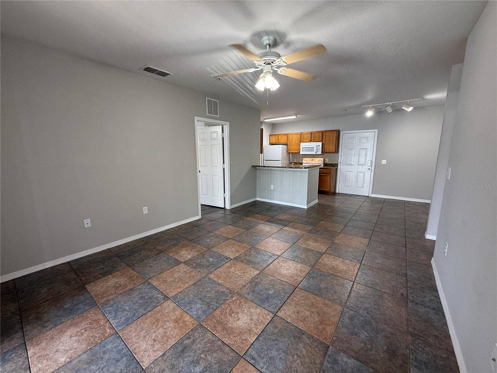 5550 E MICHIGAN STREET, #3131, Orlando, FL 32822 5550 E MICHIGAN STREET, #3131, Orlando, FL 32822