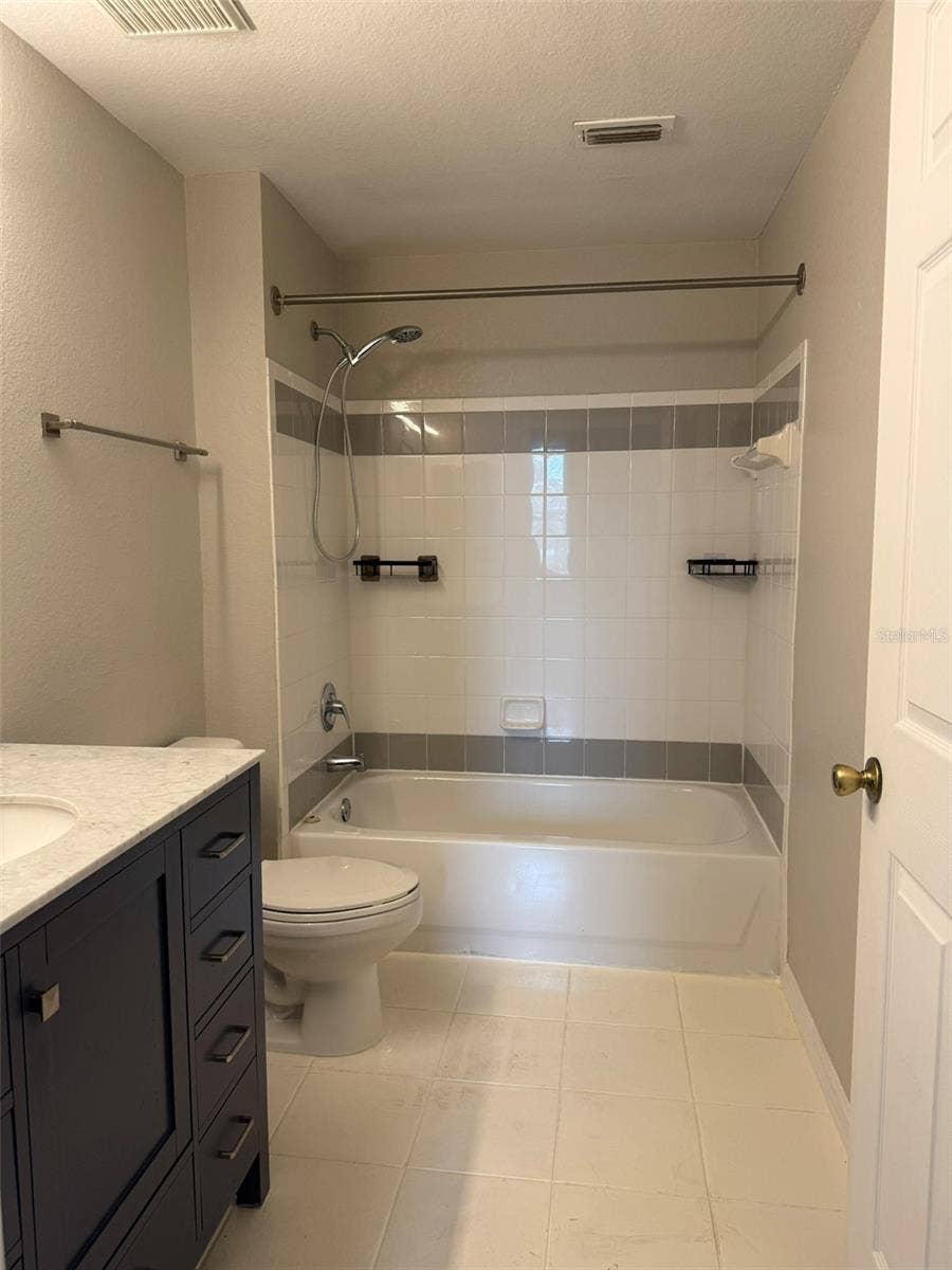 3384 CORONA VILLAGE WAY, #202, Orlando, FL 32835 3384 CORONA VILLAGE WAY, #202, Orlando, FL 32835