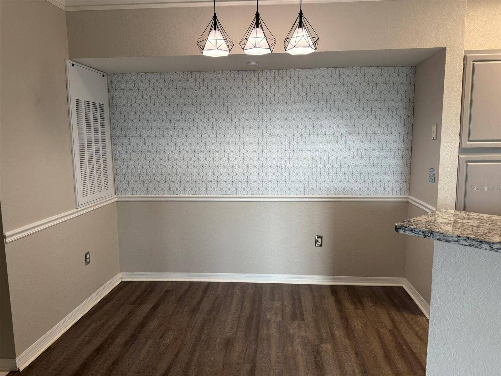 3384 CORONA VILLAGE WAY, #202, Orlando, FL 32835 3384 CORONA VILLAGE WAY, #202, Orlando, FL 32835