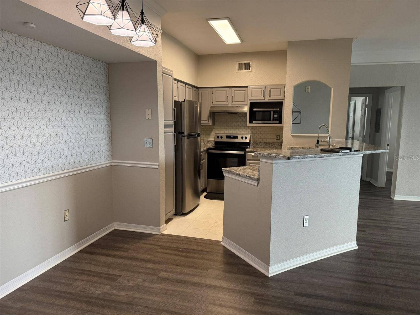 3384 CORONA VILLAGE WAY, #202, Orlando, FL 32835 3384 CORONA VILLAGE WAY, #202, Orlando, FL 32835