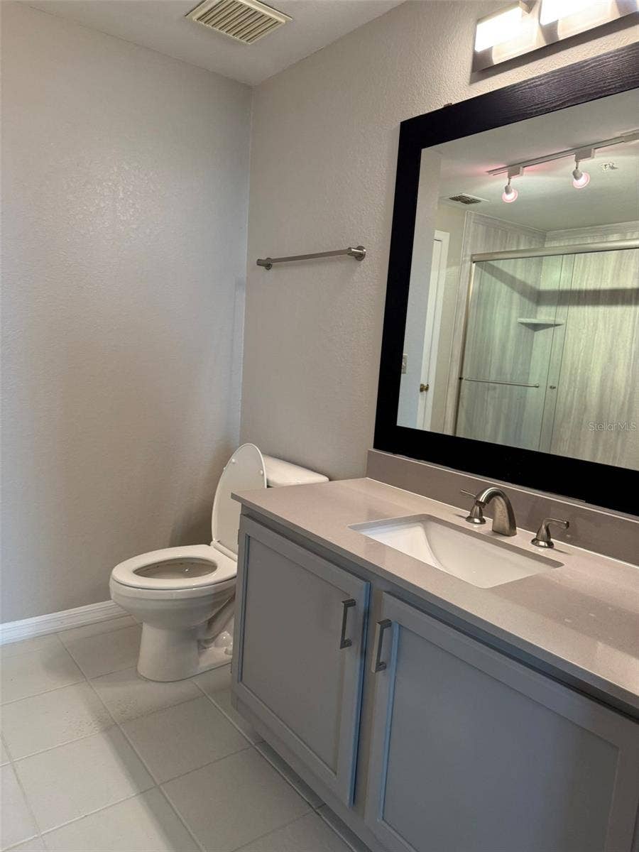 3384 CORONA VILLAGE WAY, #202, Orlando, FL 32835 3384 CORONA VILLAGE WAY, #202, Orlando, FL 32835