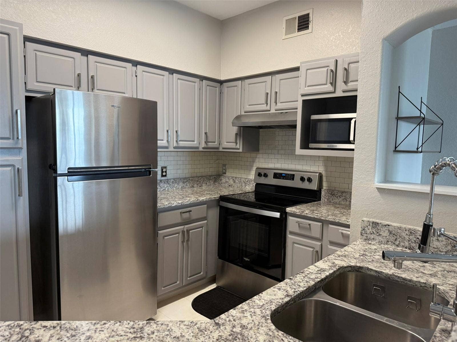 3384 CORONA VILLAGE WAY, #202, Orlando, FL 32835 3384 CORONA VILLAGE WAY, #202, Orlando, FL 32835