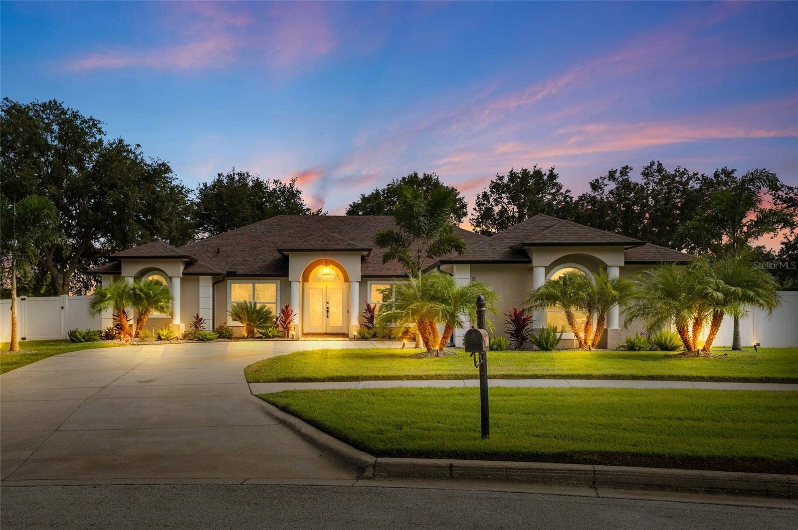 987 PRINCETON DRIVE, Clermont, FL 34711 987 PRINCETON DRIVE, Clermont, FL 34711
