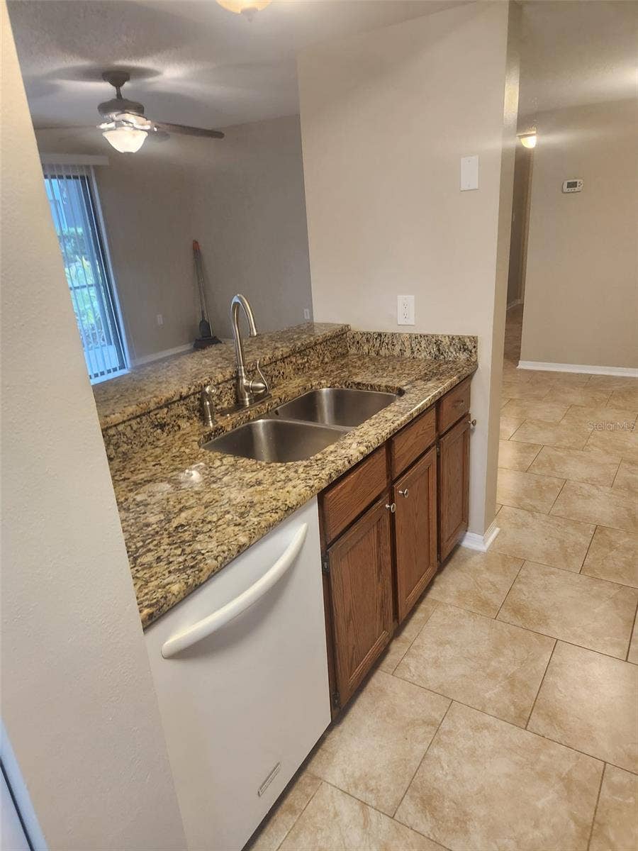214 RIVERBEND DRIVE, #102, Altamonte Springs, FL 32714 kitchen
