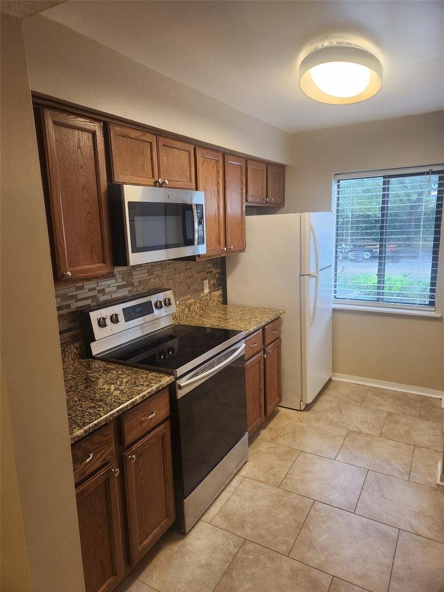 214 RIVERBEND DRIVE, #102, Altamonte Springs, FL 32714 kitchen