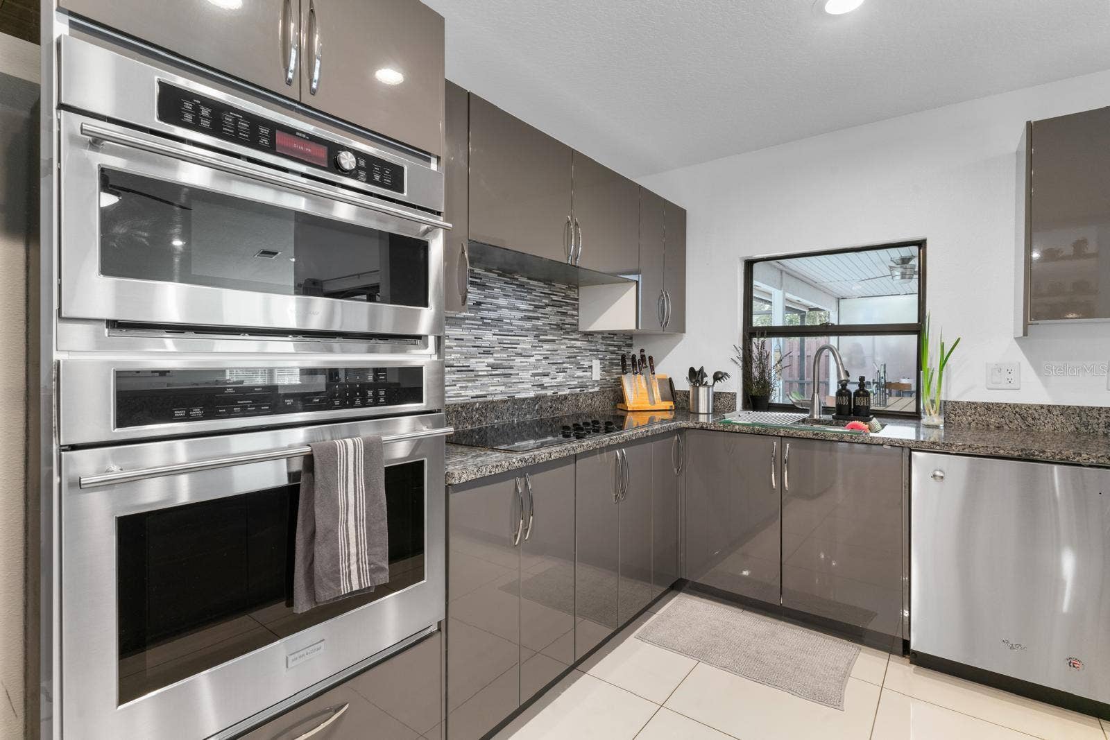 6339 COOPERS GREEN COURT, Orlando, FL 32819 6339 COOPERS GREEN COURT, Orlando, FL 32819