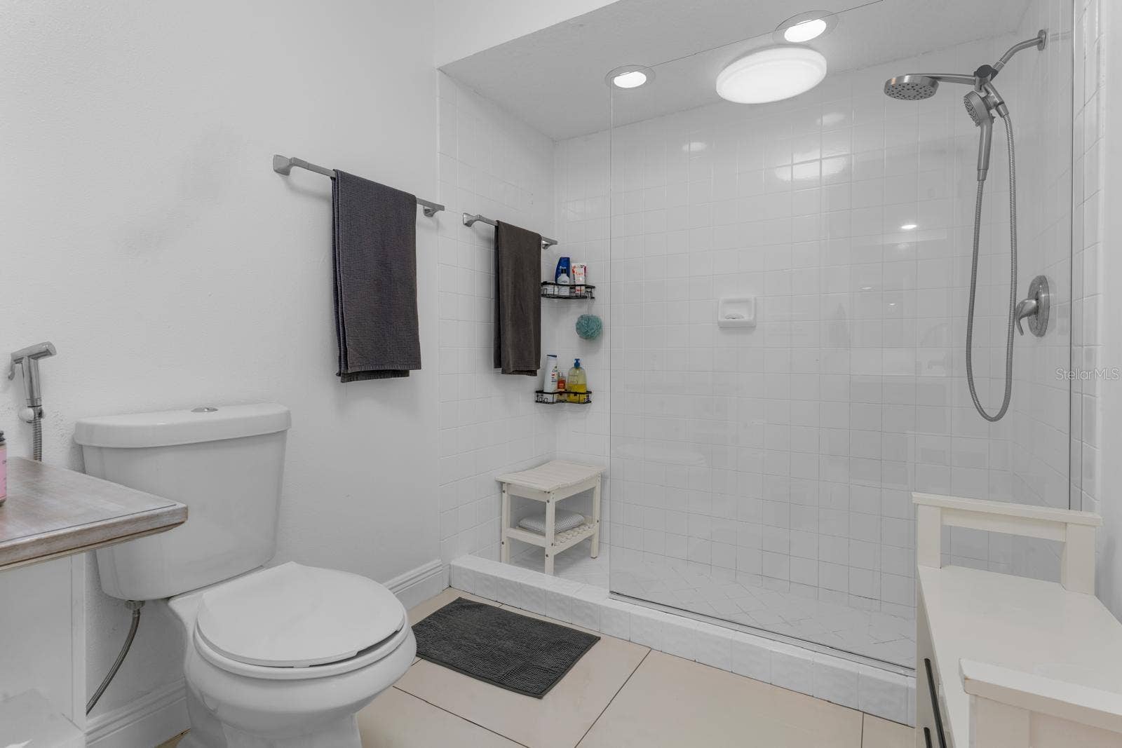 6339 COOPERS GREEN COURT, Orlando, FL 32819 6339 COOPERS GREEN COURT, Orlando, FL 32819