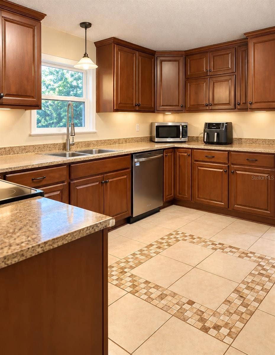8809 TREASURE ISLAND ROAD, Leesburg, FL 34788