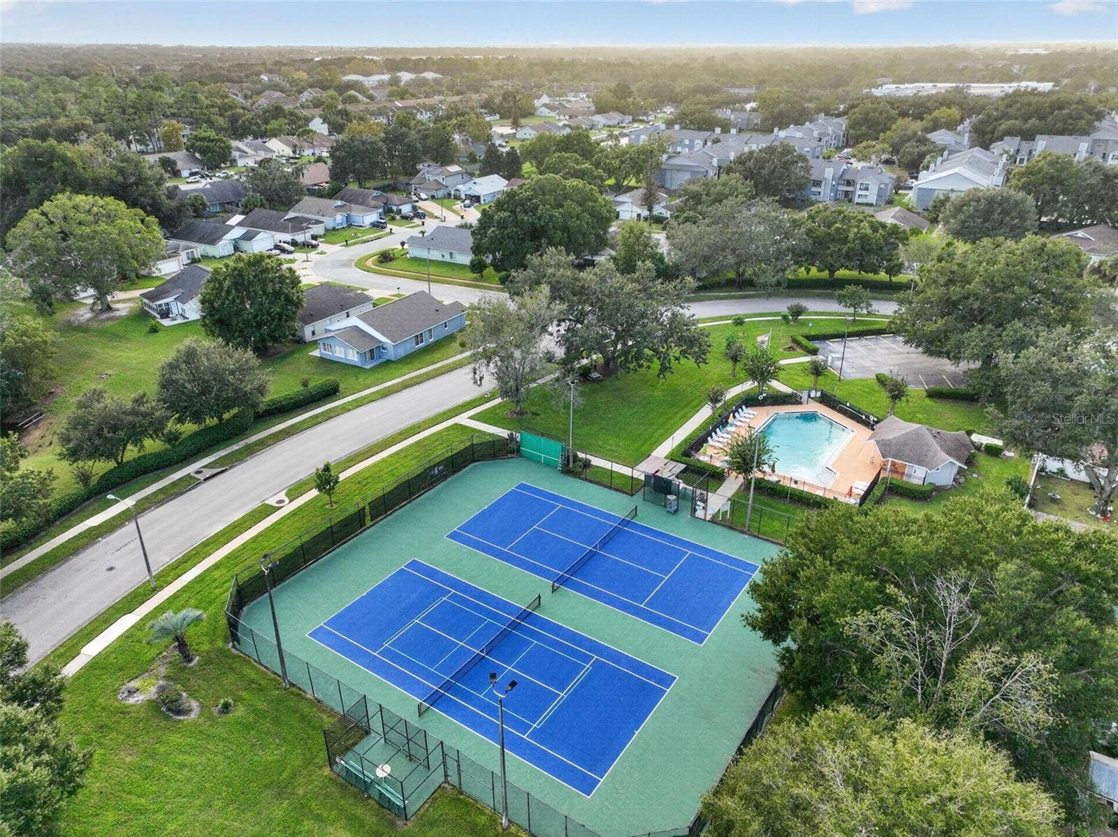 3828 GUILDFORD COURT, Orlando, FL 32817 3828 GUILDFORD COURT, Orlando, FL 32817