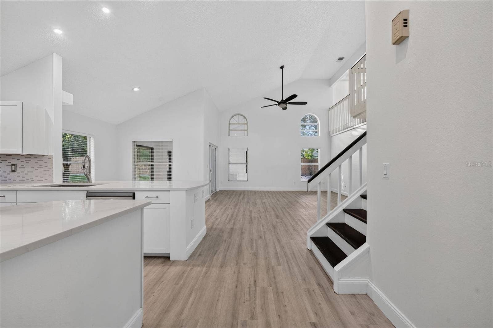 3828 GUILDFORD COURT, Orlando, FL 32817 3828 GUILDFORD COURT, Orlando, FL 32817